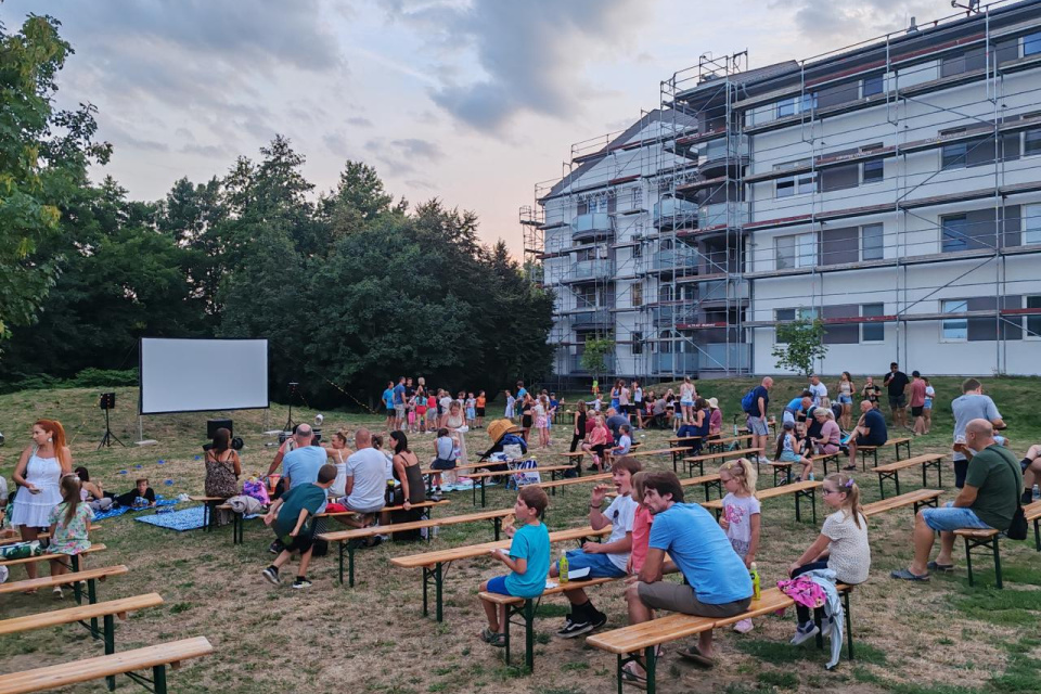 Suchá nad Parnou si zopakuje minuloročné premietanie pod holým nebom | Zdroj: obec Suchá nad Parnou