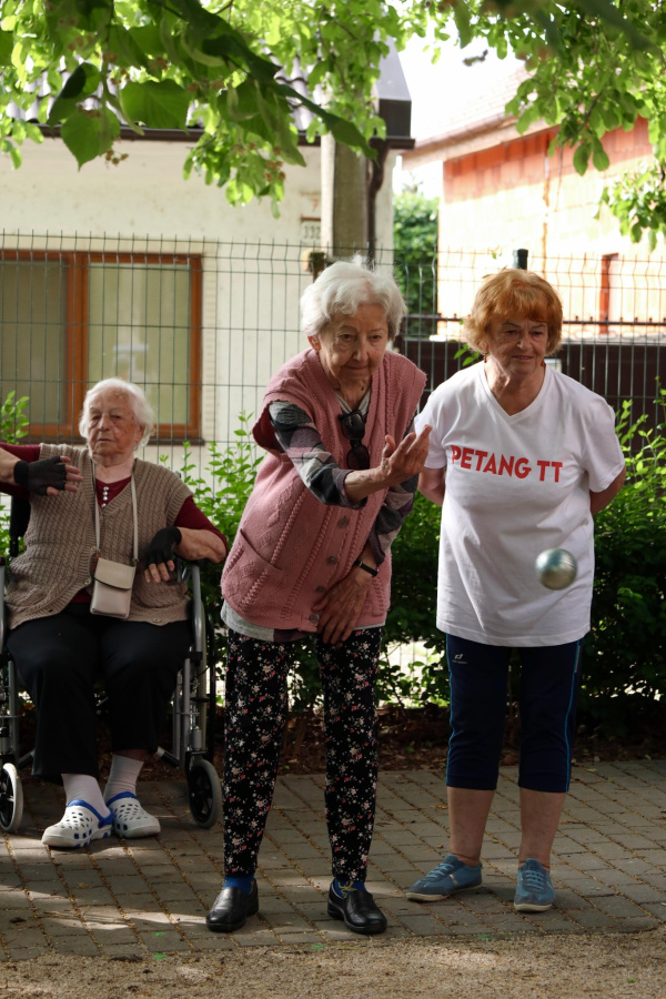 Petangového turnaja sa zúčastnilo 20 dôchodcov.