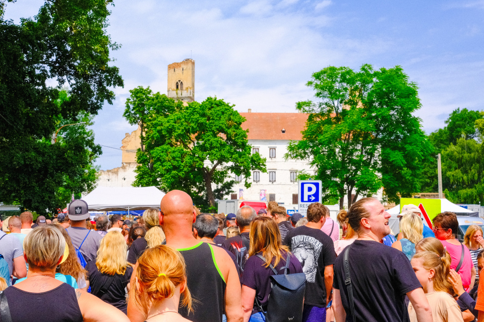 Slavnosti Břeclav. Okolo poludnia prišiel väčší nápor na brány. | Foto: red., Trnavské
