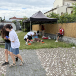 Súťažiaci museli nielen ošetriť ranených, ale upokojiť aj hysterických účastníkov (hercov) | Foto: Michaela Martišíková, Trnavské rádio