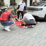 (Modelová situácia) Autonehoda, elektrické auto pri cúvaní narazilo do cyklistky | Foto: Michaela Martišíková, Trnavské rádio