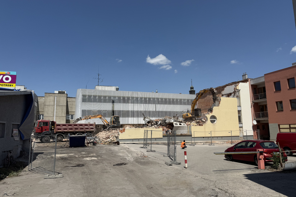 Budovu bývalej Zornice búrajú | Foto: Pavol Holý, Trnavské rádio